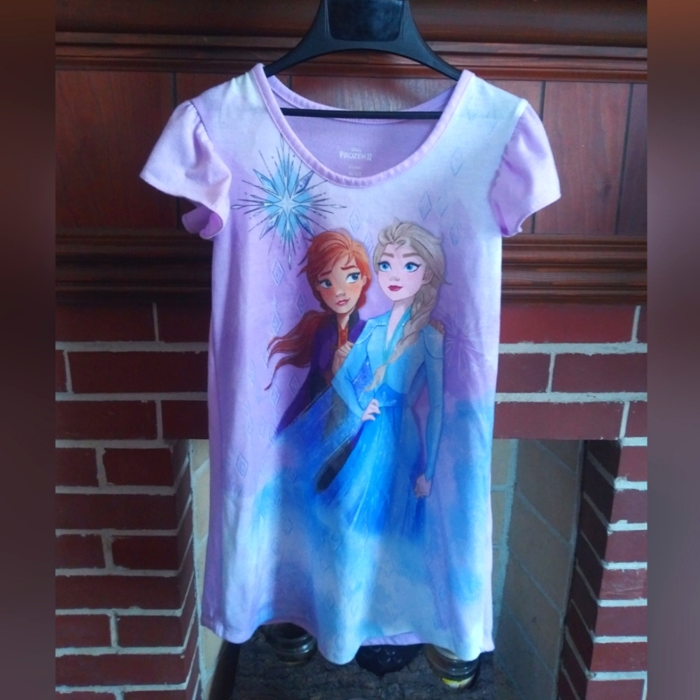 Frozen night gown